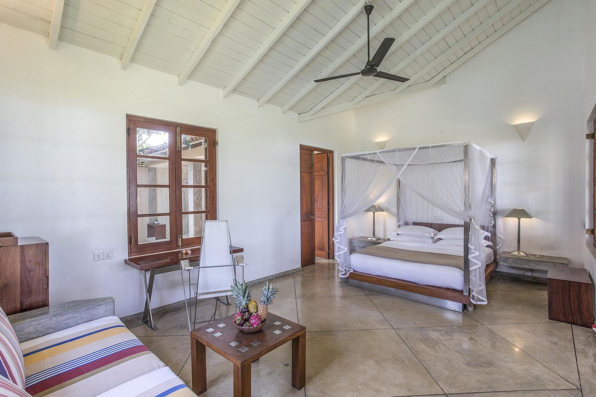The Frangipani Tree By Edwards Collection Hotel Унаватуна Екстериор снимка